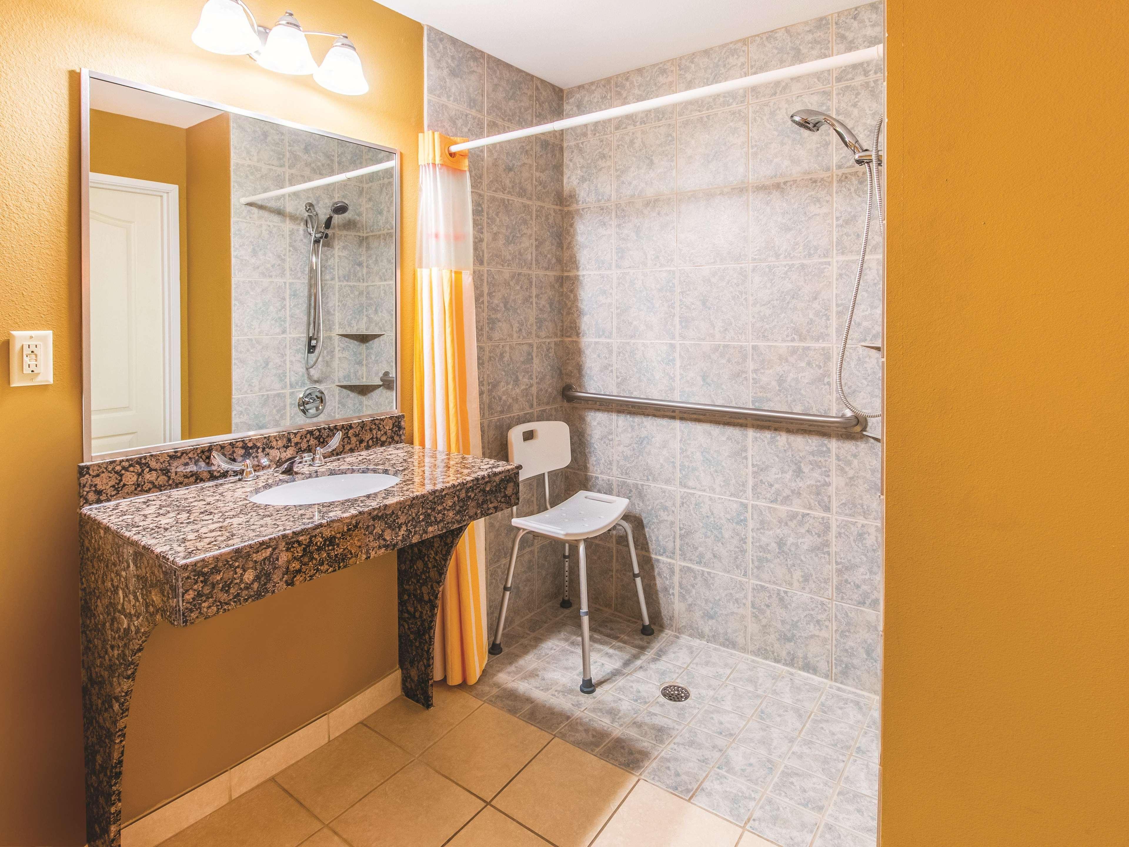 מלון La Quinta By Wyndham Bridgeport מראה חיצוני תמונה